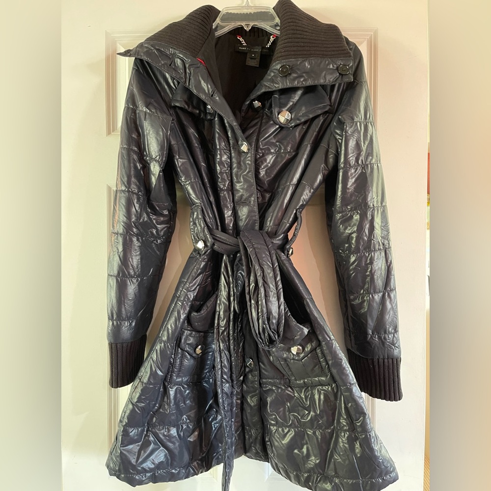 FLATTERING MARC JACOBS PUFFER COAT IN DARK NAVY/BLACK SIZE LARGE SO COMFY!!
